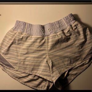 Cream Lululemon Hotty Hot Short Shorts